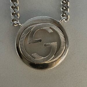 Gucci Silver Necklace with Logo Pendant